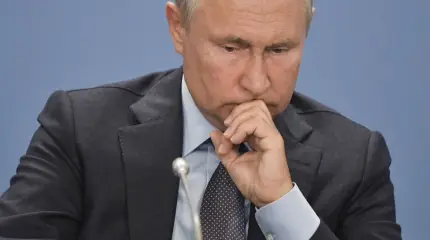 Путин сменил трех начальников управлений в Кремле