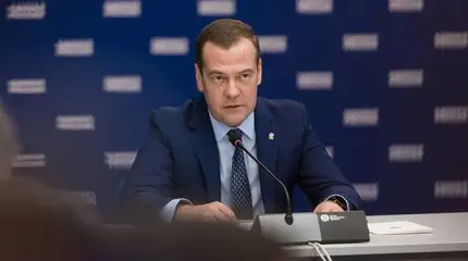 Под знаменем «Единой России»: Медведев выступил против самовыдвиженцев