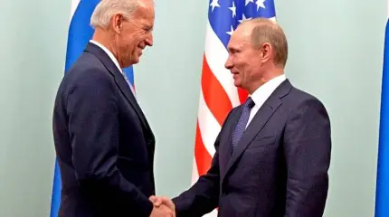 Байден угрожает Путину и требует денег на спасение Америки