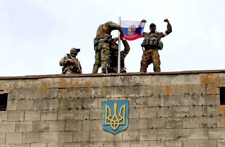 Россия побеждает Запад при помощи Украины сразу на трех фронтах