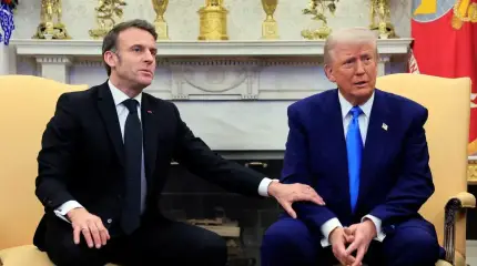 Трамп послал Макрону «черную метку»