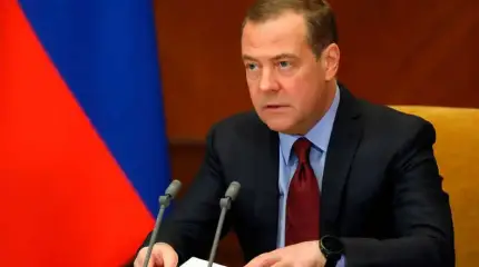 «Считает нас лохами»: Медведев поставил Пашиняна на место