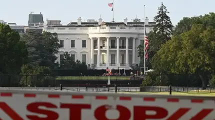 Трамп отметил шесть месяцев непрерывного позора