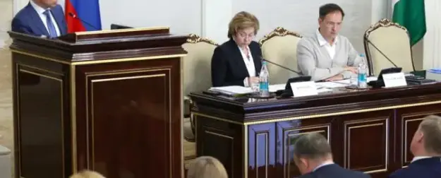 «Красная» Сибирь: КПРФ наступает, давит, «Единая Россия» бежит, теряя людей