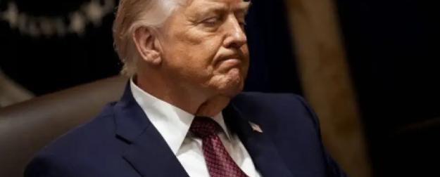 Трамп может досрочно покинуть пост президента