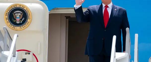 Трамп улетел. Зеленский остался без оружия и публики Трамп улетел. Зеленский остался без оружия и публики