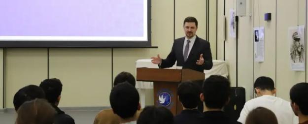 Центральная Азия: кому на руку нелепый «образовательный» скандал?