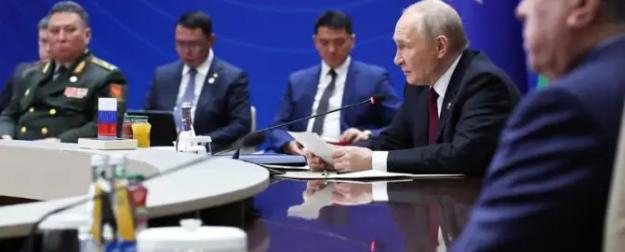 В ходе визита в Киргизию Путин сделал «ход конём», усилив скакуна офицером