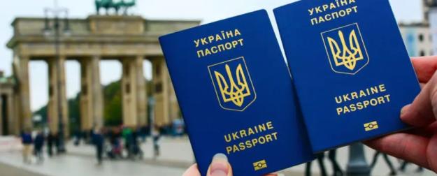 Украина готовится раздавать гражданство одним и отнимать его у других Украина готовится раздавать гражданство одним и отнимать его у других