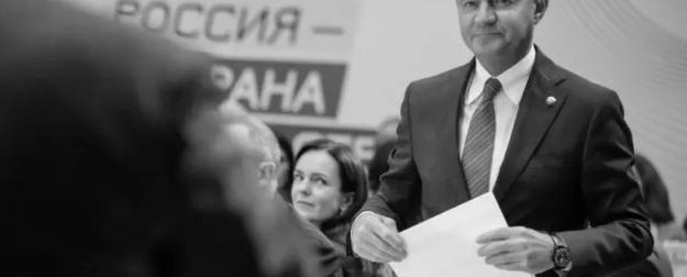 Власти в шоке: Кремль прокомментировал самоубийство экс-министра транспорта Власти в шоке: Кремль прокомментировал самоубийство экс-министра транспорта