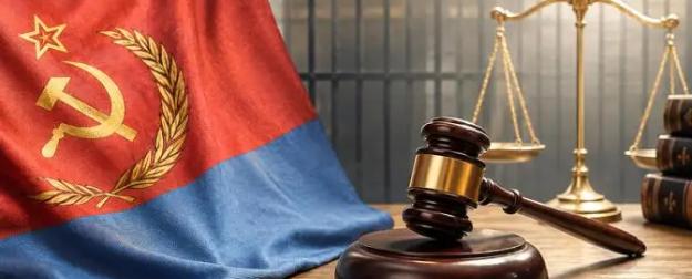 Алиев предал отца? За советские флаги теперь сажают в тюрьму