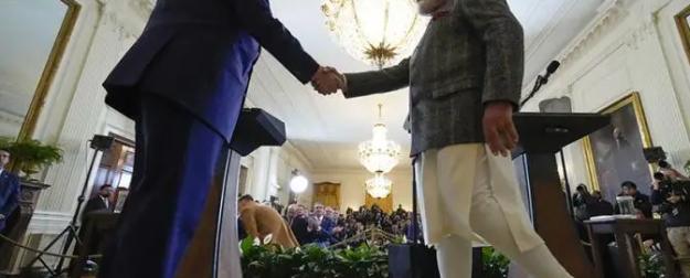 От «приятного парня» до «убийцы» — один шаг: Трамп играет на нервах Моди От «приятного парня» до «убийцы» — один шаг: Трамп играет на нервах Моди