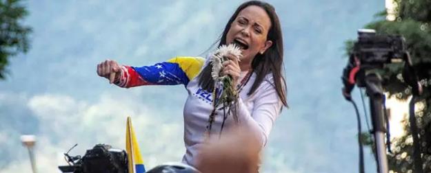 «Нобелевская ведьма» Мачадо навела на родную ей Венесуэлу и порчу