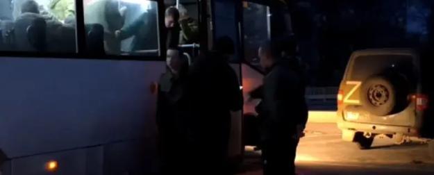 Шаг навстречу миру: Россия и Украина провели масштабный обмен пленными Шаг навстречу миру: Россия и Украина провели масштабный обмен пленными
