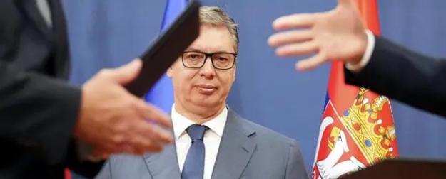 Вучич сделал ход конем: Сербия решила помочь оружием киевской хунте