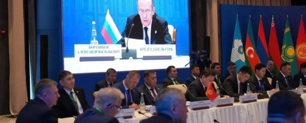 Глава ФСБ: Киев под руководством Британии строит фашистскую диктатуру Глава ФСБ: Киев под руководством Британии строит фашистскую диктатуру
