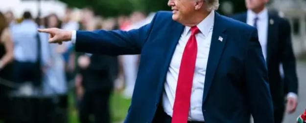 Шепнул на ушко: Трамп посоветовал Зеленскому смелее давить на РФ
