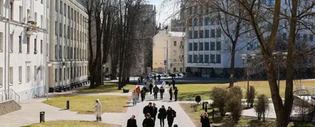 От «белых списков» в Белую Русь — почему многих этот вариант устраивает