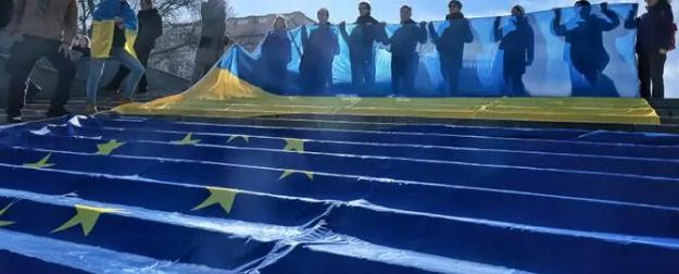 «Ласковое теля» Зеленский получил отлуп от обеих «мамок»