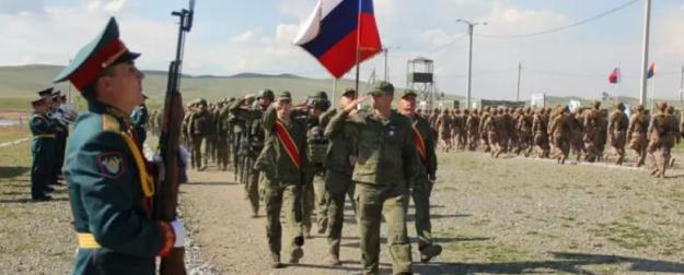 Вместо переговоров: СМИ раскрыли немирные планы сторон конфликта на Украине Вместо переговоров: СМИ раскрыли немирные планы сторон конфликта на Украине