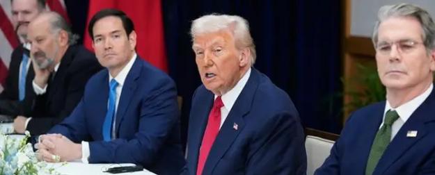 Трамп сливает интересы Америки в угоду своим амбициям Трамп сливает интересы Америки в угоду своим амбициям