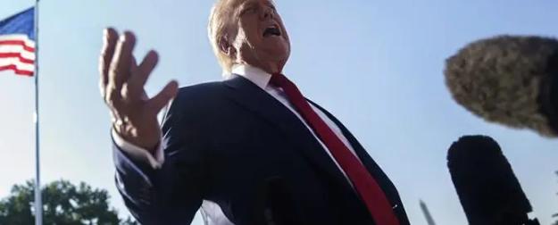 Трамп вышел из себя после слов Медведева Трамп вышел из себя после слов Медведева