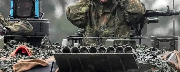 «Зуд гитлеризма»: Писториус взбудоражил политиков заявлениями о войне