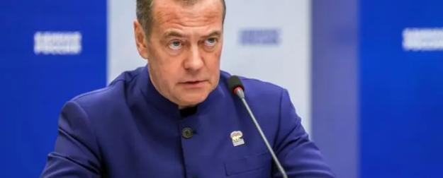 Медведев: хватит с нас Гаагских формуляров, Зеленский давно на них плевал