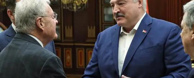«Какие люди, привет дорогой!»: Лукашенко любезничает с Келлогом «Какие люди, привет дорогой!»: Лукашенко любезничает с Келлогом