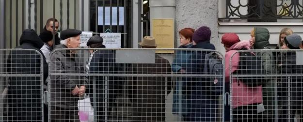 Латвия вышвыривает русских пенсионеров, назначенных «угрозой безопасности»