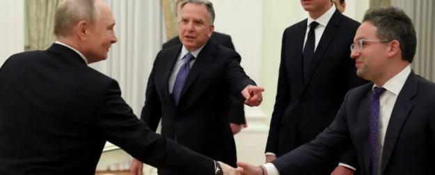 К переговорам США с РФ подключен человек по очень большим деньгам