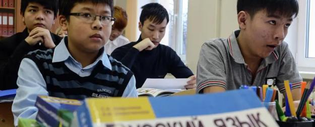 Халява в России кончилась: Таджики забирают детей и уезжают