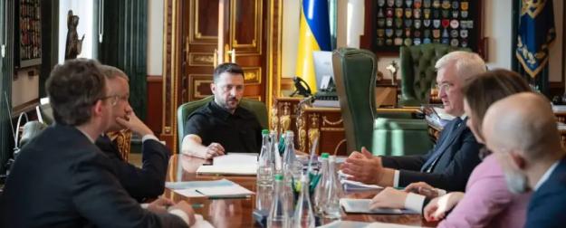 Главарей киевского режима денацификация не коснется