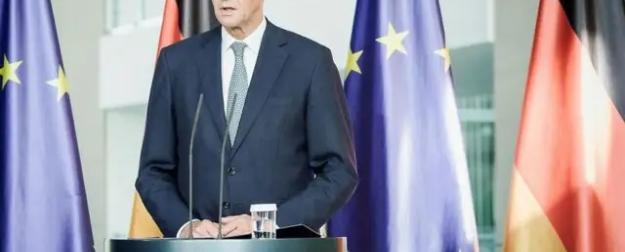 «Защитить себя»: канцлер ФРГ выступил с воинственным воззванием к нации