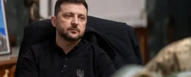 Украинский Дед Мороз: Зеленский готовит большой сюрприз в новогоднюю ночь