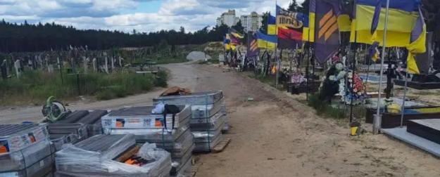 Жители Украинки постоянно хоронят земляков и клянут власти