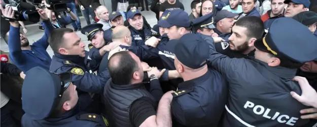 Грузия: «глубинное государство» – против нормализации отношений с Россией Грузия: «глубинное государство» – против нормализации отношений с Россией