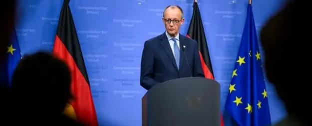 Германия на пределе: Мерц потребовал от Зеленского вернуть украинцев домой