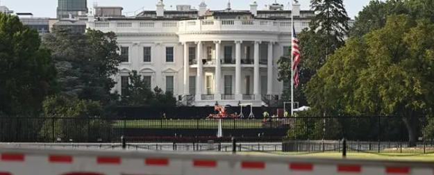Трамп отметил шесть месяцев непрерывного позора