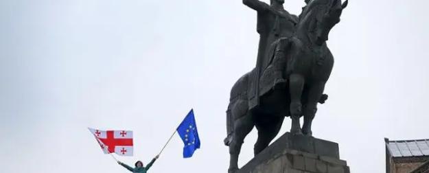 НАТО готово открыть «второй фронт»: ЕС строит планы по захвату Тбилиси НАТО готово открыть «второй фронт»: ЕС строит планы по захвату Тбилиси