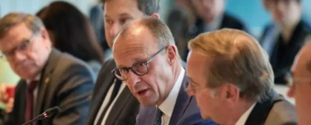 Послание Мерца: канцлер ФРГ сорвался на гневный выпад в адрес США и Киева