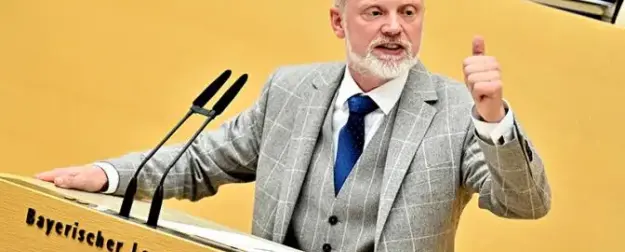 Немецкий депутат: Закрытие Русского дома - абсурд! Санкции - отменить!