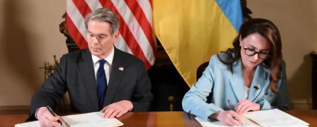 Украина – американская колония де-факто и уже де-юре Украина – американская колония де-факто и уже де-юре