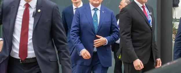 Меняем сумасшедшего клоуна на недалекого генерала