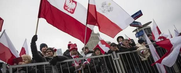 Поляки еще терпят украинцев, но платить по их долгам уже не хотят