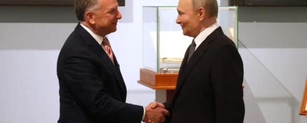 За молчанием Кремля скрывается изощренная политическая многоходовка