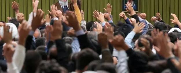 «Лидер Ирана изготовился для бегства в Россию»: