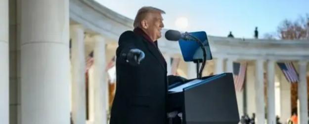 Визовый фильтр США: Трамп закрыл страну для лиц с недугами