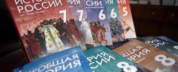 Иван Грозный больше не опекун, а холопы теперь — тяглые люди