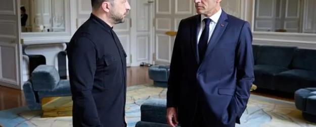 Французская революция: новый премьер, а там и до нового президента недалеко Французская революция: новый премьер, а там и до нового президента недалеко